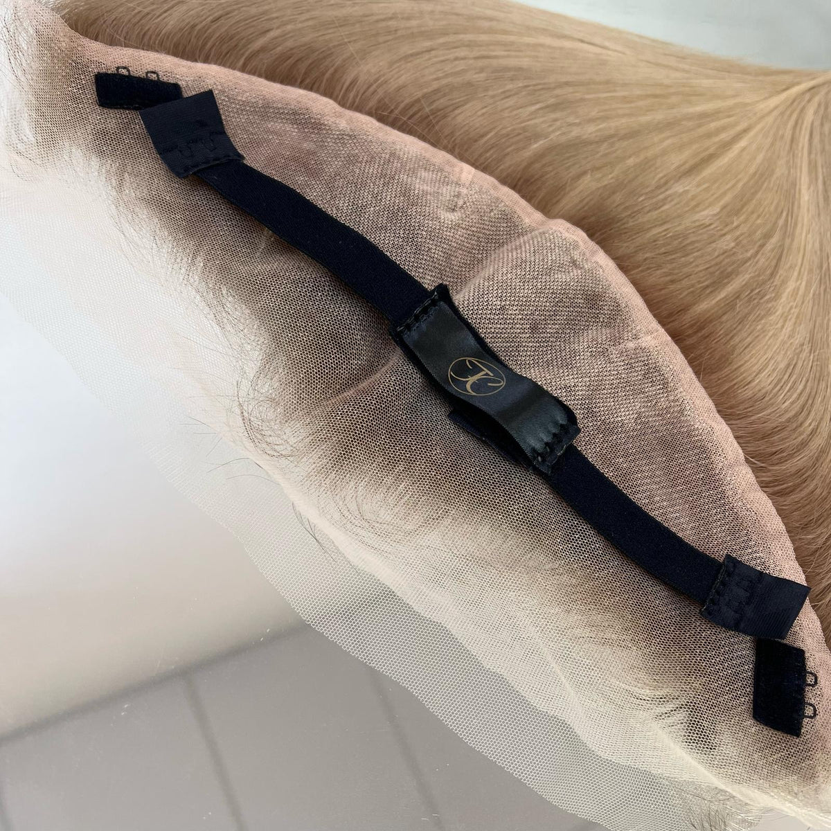 LUCIA | FRONTAL | 14 INCHES